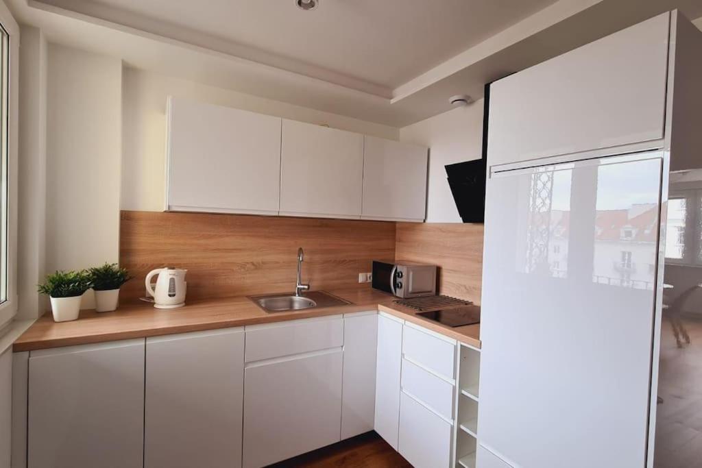 Sloneczny Apartament W Centrum Gdyni 2 Pokojowy グディニャ エクステリア 写真
